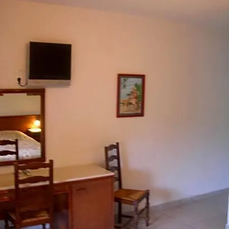 De La Madeleine Hotel 2*