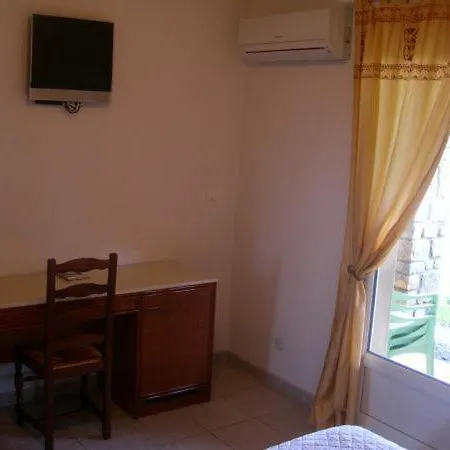 De La Madeleine Hotel 2*